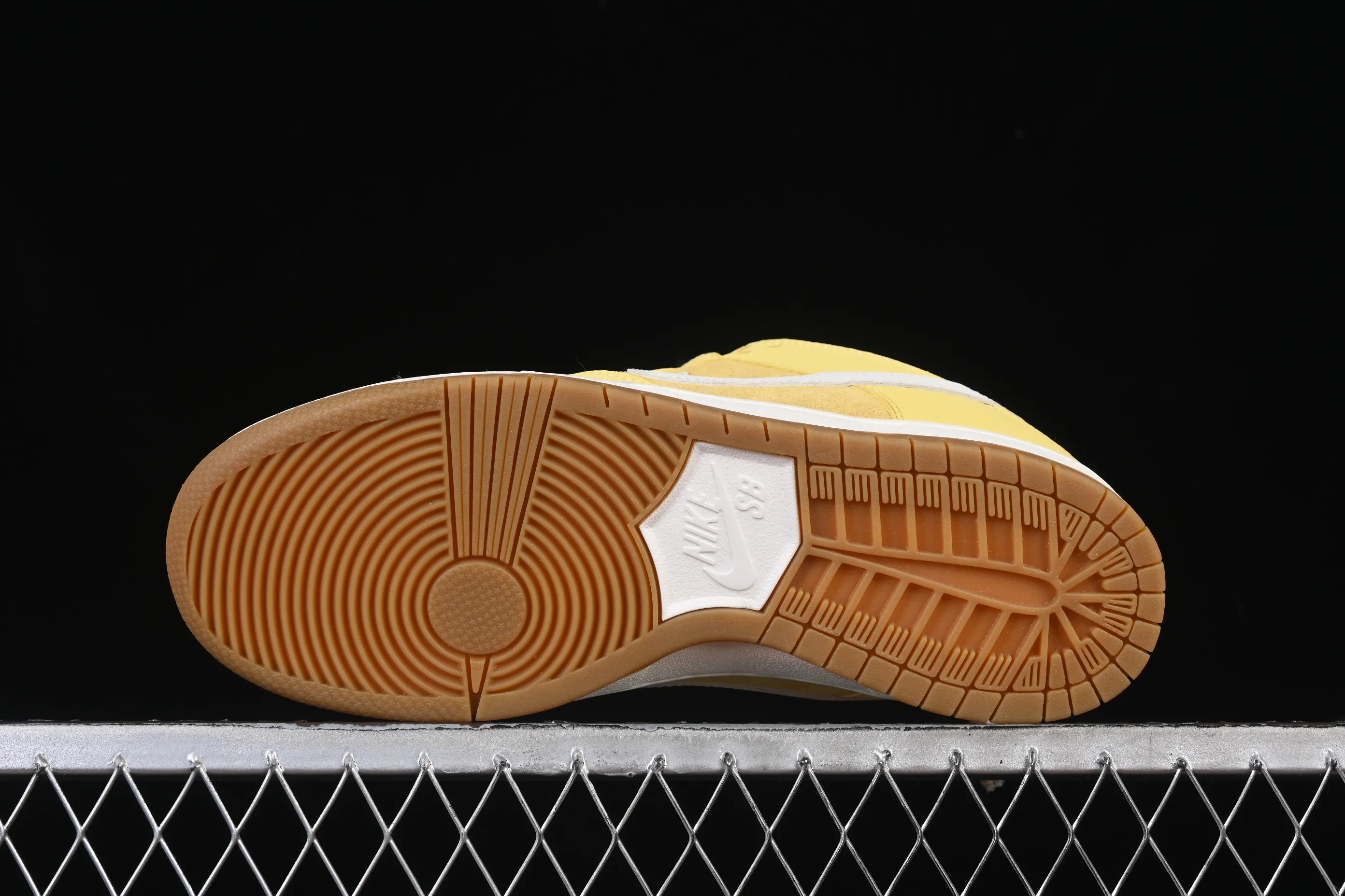 All Categories Nk SB Dunk Series Nk SB Dunk Low Low-top sneakers Nike SB Dunk Low "Saturn Gold" Warm Yang Yellow Low-top casual skateboard shoes FJ1674-700